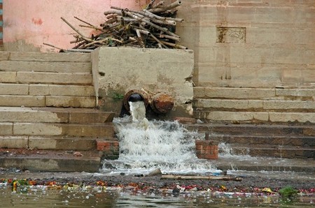 Sewage in the ganges, ganges river pollution